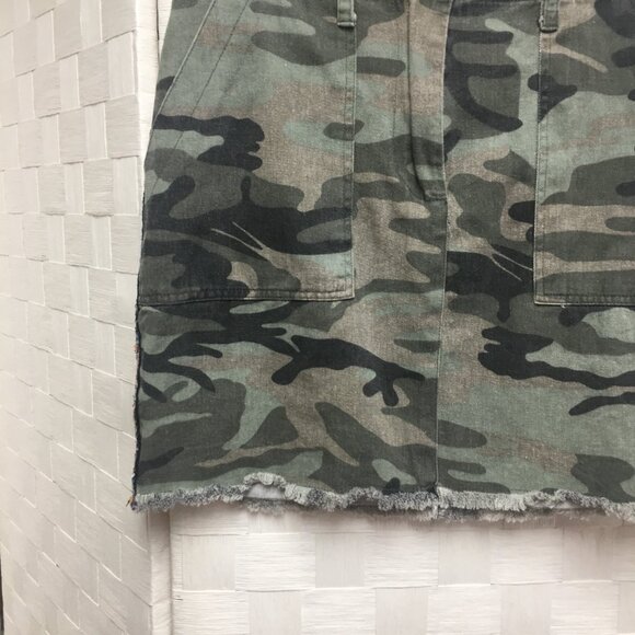 item ditto camo mini skirt size medium - Picture 4 of 11